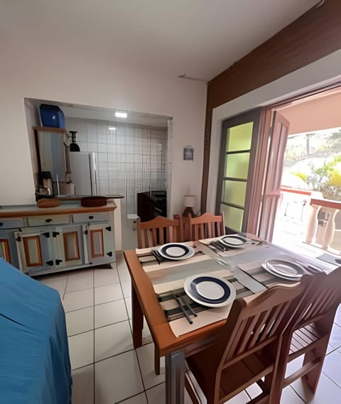 Kitchen or kitchenette, Living room, Seating area, Dining area, pet friendly