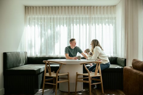 Coffee/tea facilities, Dining area
