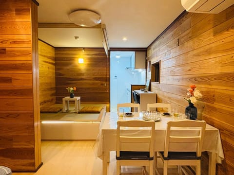 Living room, Seating area, Dining area