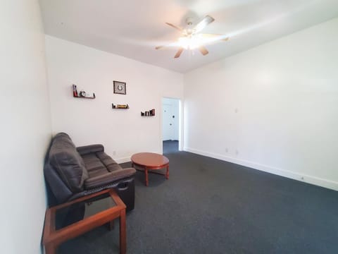 Private Room Near to Downtown Churchill Downs UofL Airport &Kentucky Expo Center Bed and Breakfast in Louisville