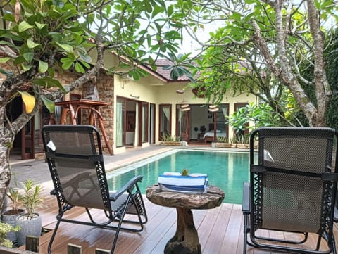 Balcony/Terrace, Pool view, Swimming pool, Swimming pool, sunbed