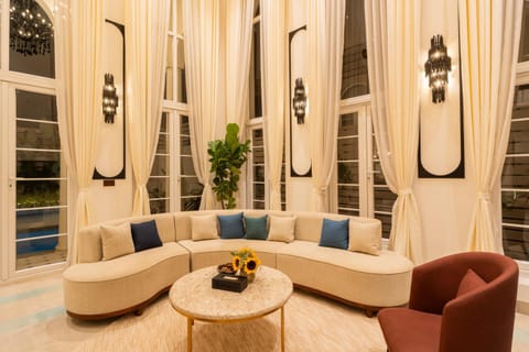 Living room, Seating area