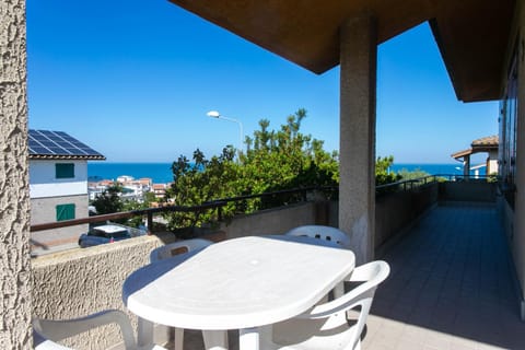Marcelli, quadrilocale con terrazzo vista mare - M117 Apartment in Marcelli