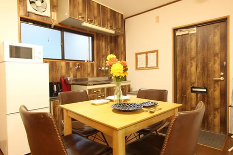 Dining area, kitchen