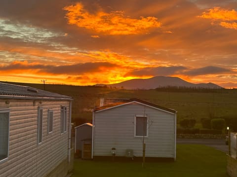 Natural landscape, Mountain view, Sunrise