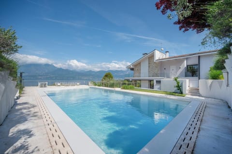 VillasGarda - Villa Lorena Carbona Villa in Torri del Benaco