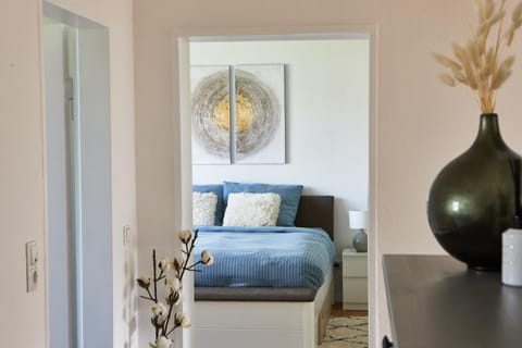 Large 2BR Apart up to 5 ppl, Work&Long Stay, BASF with Strong Wifi Apartment in Frankenthal