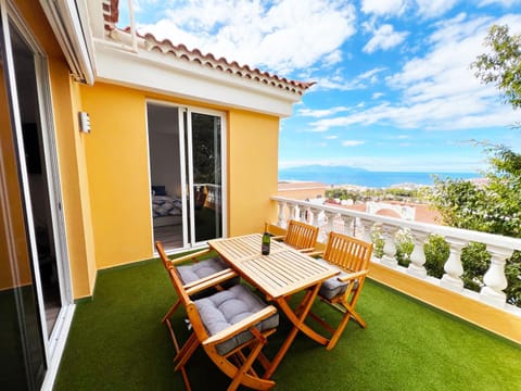 Spring, Natural landscape, Balcony/Terrace, Living room, Seating area, Dining area, Sea view