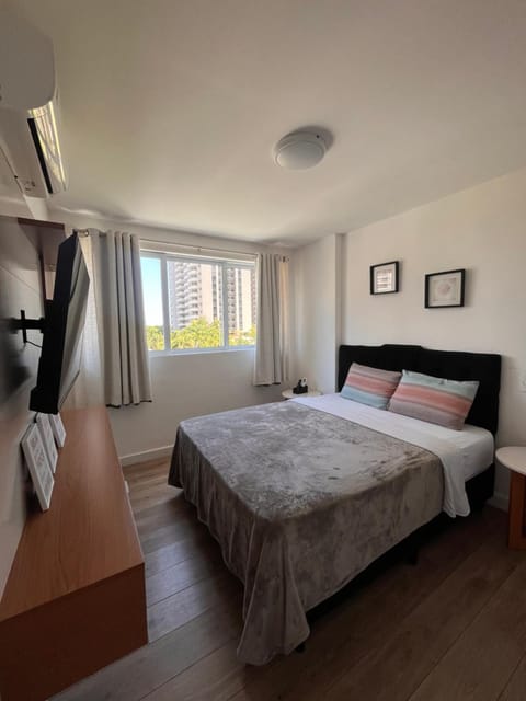 Bed, TV and multimedia, Photo of the whole room