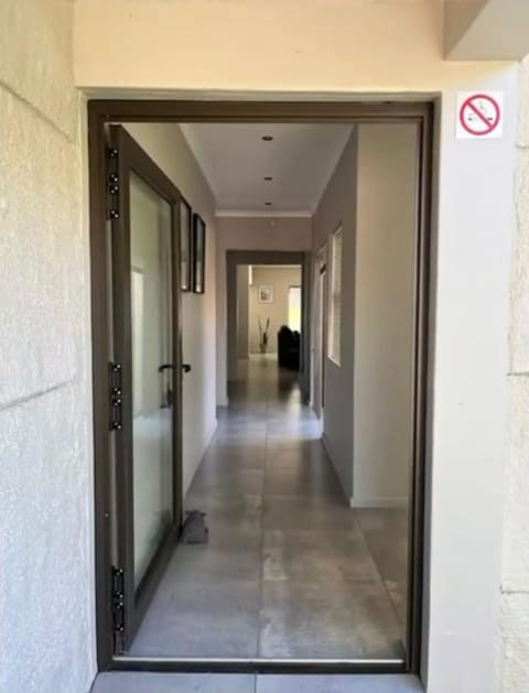 Serene pool house luxury 8 slp self-catering accom, Langebaan Golf estate Villa in Western Cape