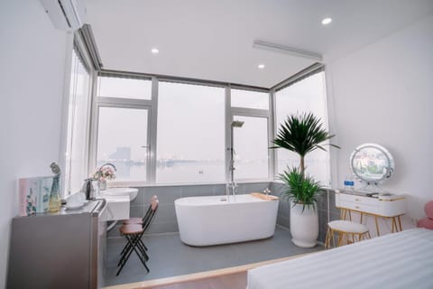 Photo of the whole room, Seating area, Bedroom, Bath