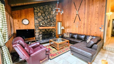 Bear Cabin - 5min walk to village & 12 SHARC passes Cabin in Sunriver