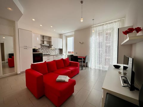 TV and multimedia, Kitchen or kitchenette, Living room, Dining area