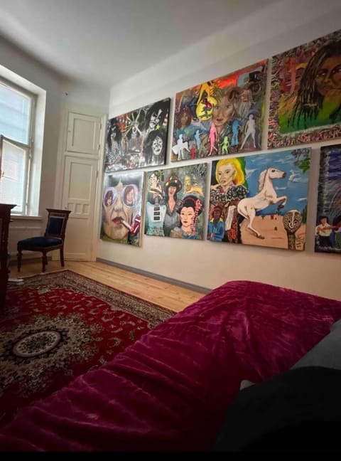 Art gallery room with own entrance at the centre of Helsinki Vacation rental in Helsinki