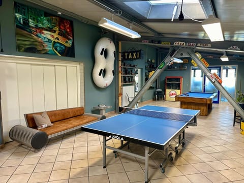 Game Room, Table tennis