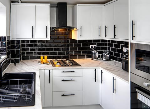 Kitchen or kitchenette, kitchen