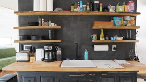 Coffee/tea facilities, Kitchen or kitchenette, toaster