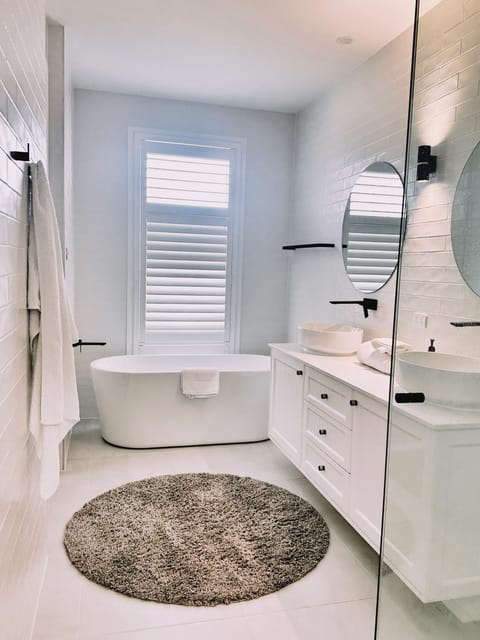 Bathroom, Bath
