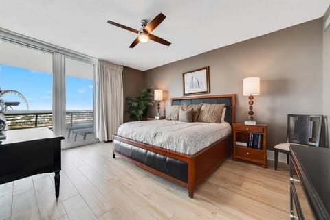 Bed, View (from property/room), Bedroom, Lake view