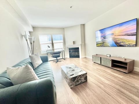 Cozy Large 1 Bedroom Condo by UCLA Apartment hotel in Westwood