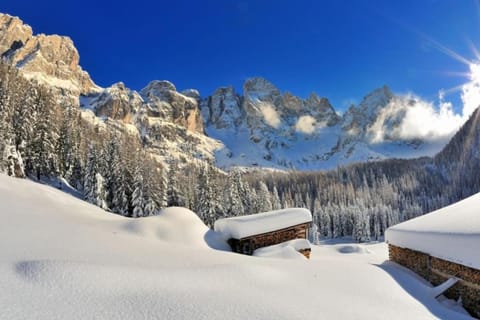 Nearby landmark, Natural landscape, Winter, Mountain view