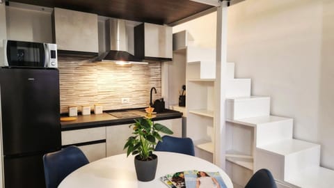 Kitchen or kitchenette, Dining area, kitchen, kitchen