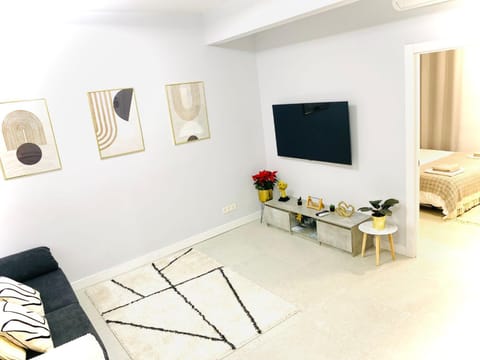 Communal lounge/ TV room, TV and multimedia, Living room