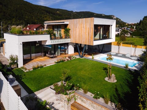 Property building, Garden, Swimming pool, Swimming pool