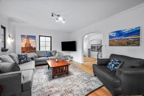 The Walnut Suites - The Family Suite House in Shadyside