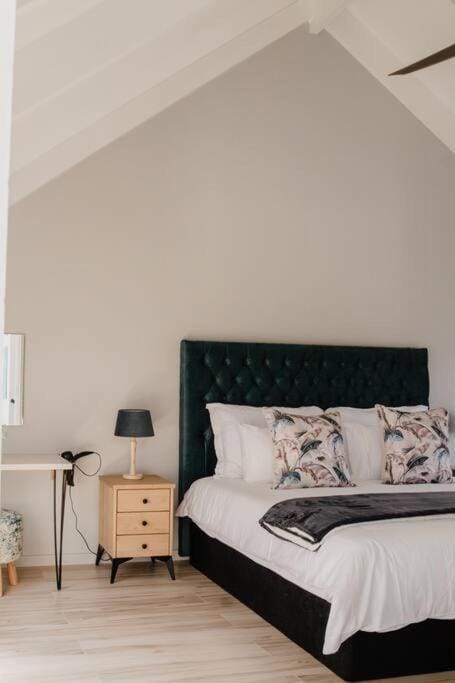 Albatross Lodge - Silwerstrand Golf and River Estate House in Western Cape