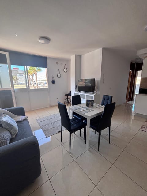 TV and multimedia, Kitchen or kitchenette, Living room, Seating area, Dining area, Evening entertainment
