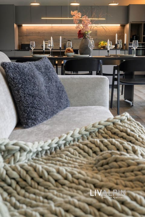 Living room, Dining area, kitchen