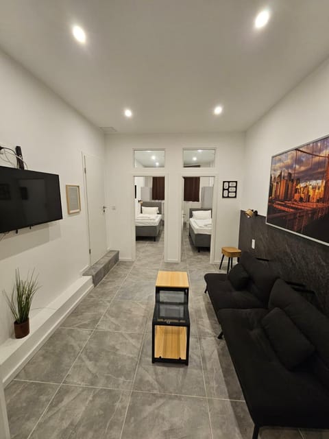 TV and multimedia, Living room, Photo of the whole room, Seating area