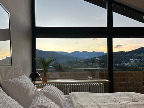 Bed, Natural landscape, View (from property/room), Balcony/Terrace, Bedroom, Mountain view