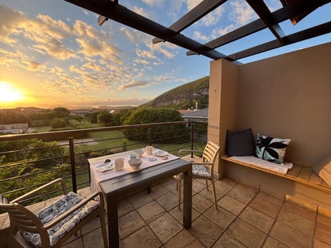 View (from property/room), Balcony/Terrace, Mountain view, Sea view