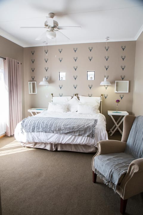 Seating area, Bedroom