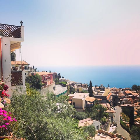 City view, Garden view, Mountain view, Sea view, Quiet street view
