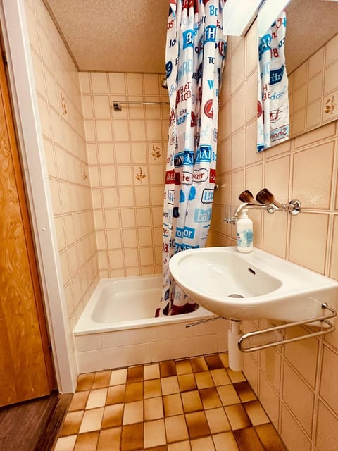 Private room with Bathroom and Lake View in Guest House Bed and Breakfast in Vorarlberg, Austria