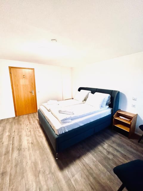 Private room with Bathroom and Lake View in Guest House Bed and Breakfast in Vorarlberg, Austria