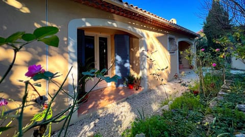 Property building, Garden, Garden view