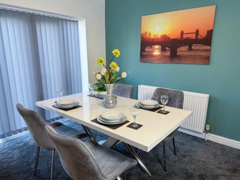 Stoneleigh Retreat 4BR Entire Home House in Middlesbrough