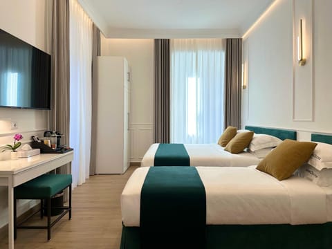Bed, TV and multimedia, Coffee/tea facilities, View (from property/room), Photo of the whole room, Bedroom, heating, heating, internet, internet, towels, wardrobe, air conditioner, air conditioner