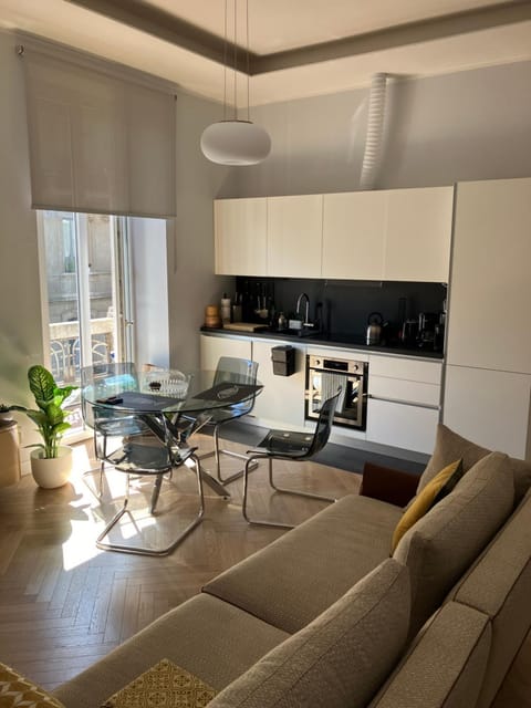 Kitchen or kitchenette, Living room, Dining area