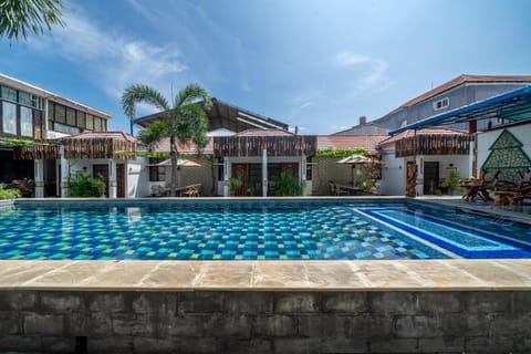 Property building, Swimming pool