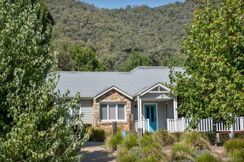 Property building, Garden, Garden view