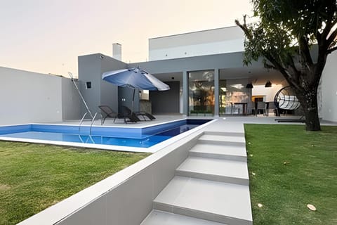 Facade/entrance, Garden