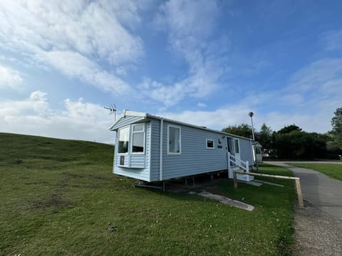 Property building, Day, Natural landscape