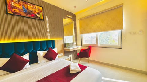 Bed, TV and multimedia, air conditioner