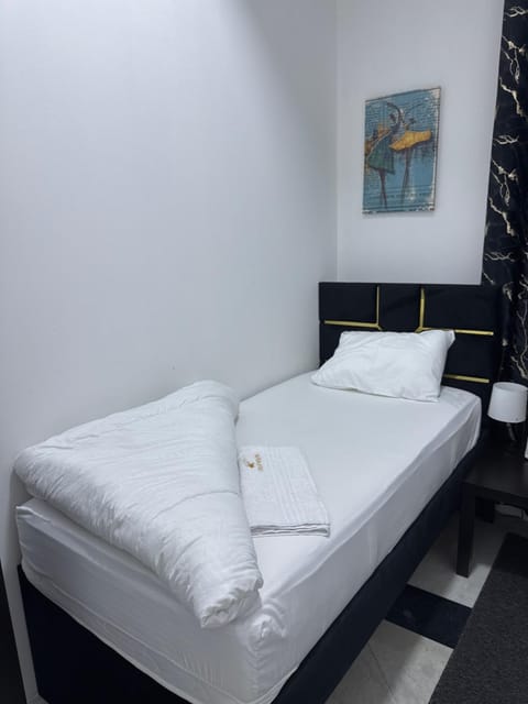 Four Stars Residence Apartment in Al Sharjah