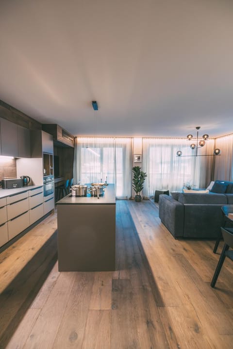 Kitchen or kitchenette, Living room, Photo of the whole room, Seating area